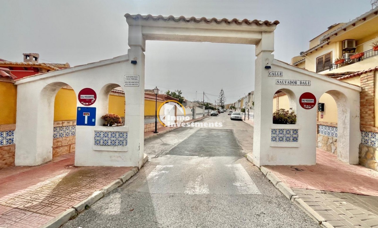 Resale - Villa - Torrevieja - Los Balcones - Los Altos del Edén