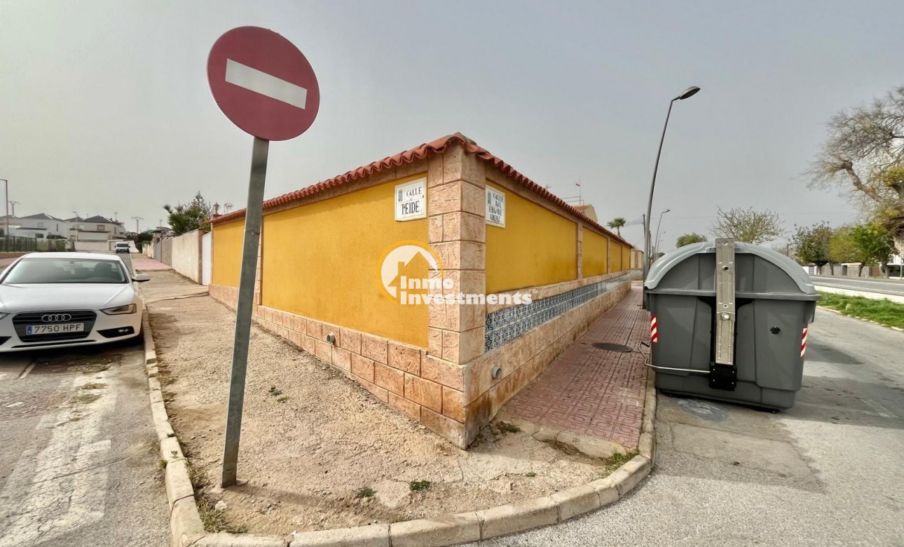Resale - Villa - Torrevieja - Los Balcones - Los Altos del Edén
