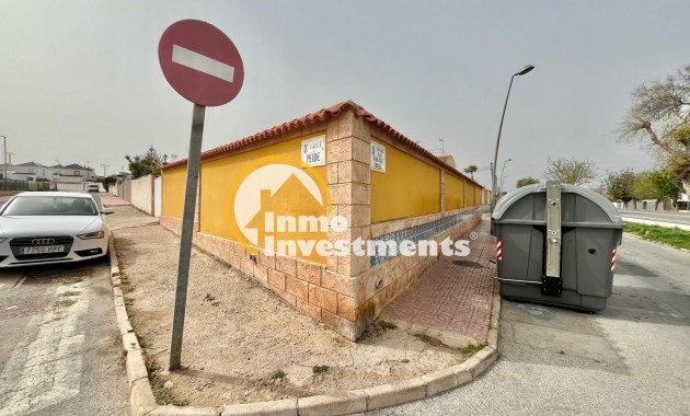 Resale - Villa - Torrevieja - Los Balcones - Los Altos del Edén