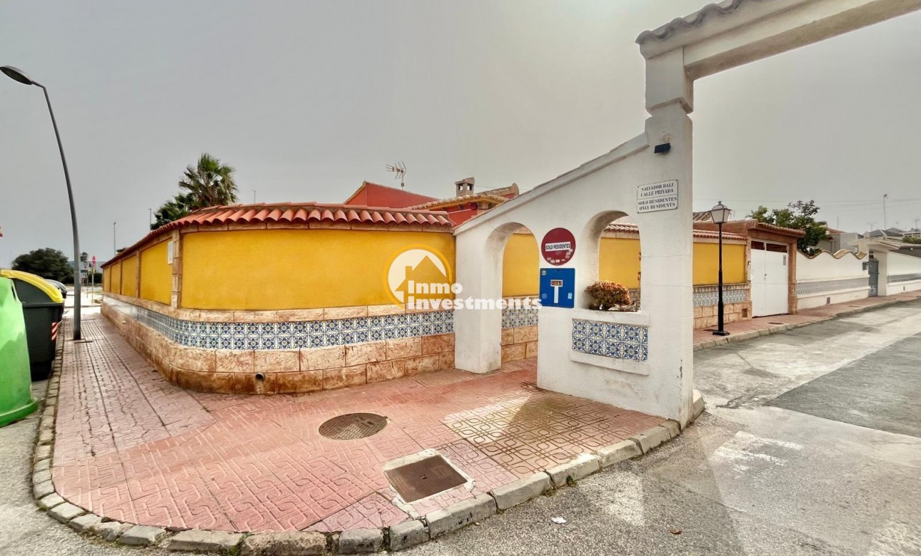 Resale - Villa - Torrevieja - Los Balcones - Los Altos del Edén