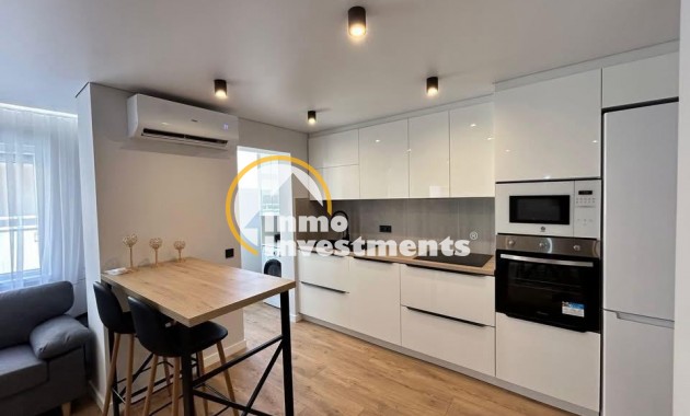 Resale - Apartment - Torrevieja - Estacion de autobuses