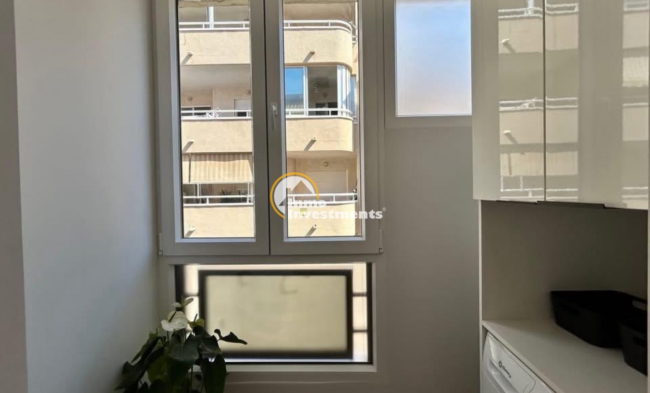 Resale - Apartment - Torrevieja - Estacion de autobuses