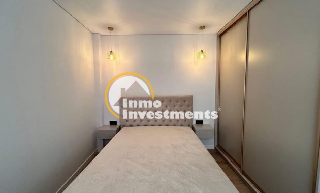 Resale - Apartment - Torrevieja - Estacion de autobuses