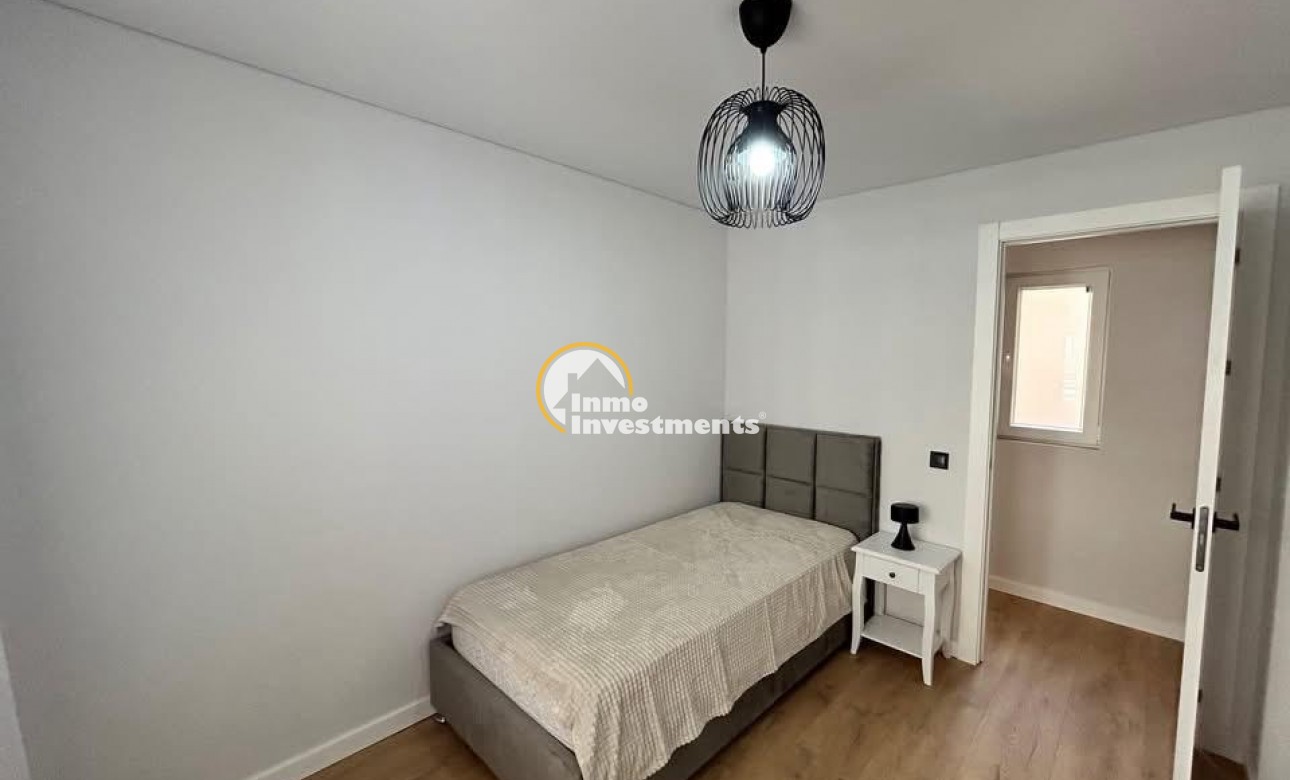 Resale - Apartment - Torrevieja - Estacion de autobuses