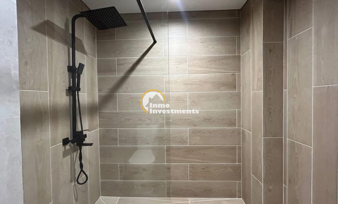 Resale - Apartment - Torrevieja - Estacion de autobuses