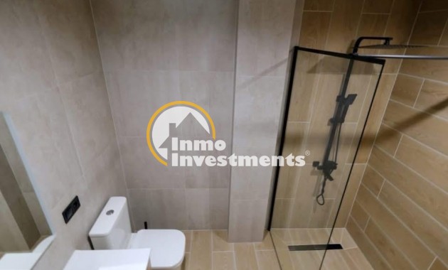 Resale - Apartment - Torrevieja - Estacion de autobuses