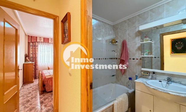 Resale - Apartment - Torrevieja - Beach