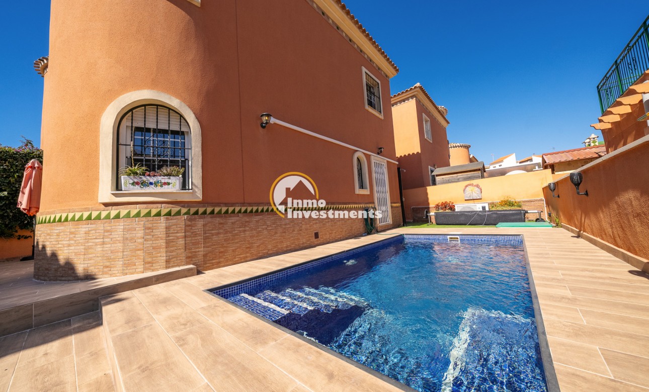 Bestaande bouw - Villa - Playa Flamenca - Sportcentre