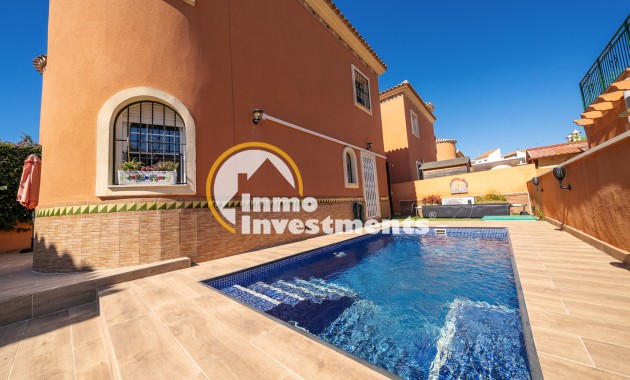 Bestaande bouw - Villa - Playa Flamenca - Sportcentre