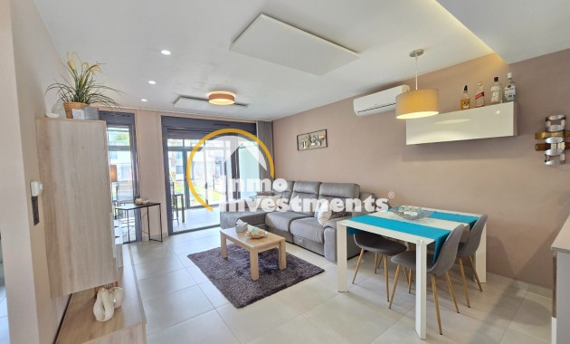 Bestaande bouw - Apartment / Flat * - Orihuela Costa * - Punta Prima *