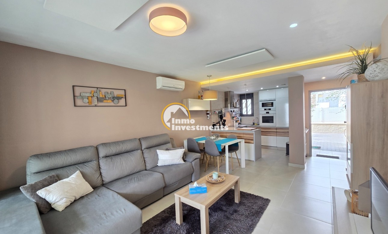 Bestaande bouw - Apartment / Flat * - Orihuela Costa * - Punta Prima *