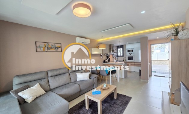 Bestaande bouw - Apartment / Flat * - Orihuela Costa * - Punta Prima *