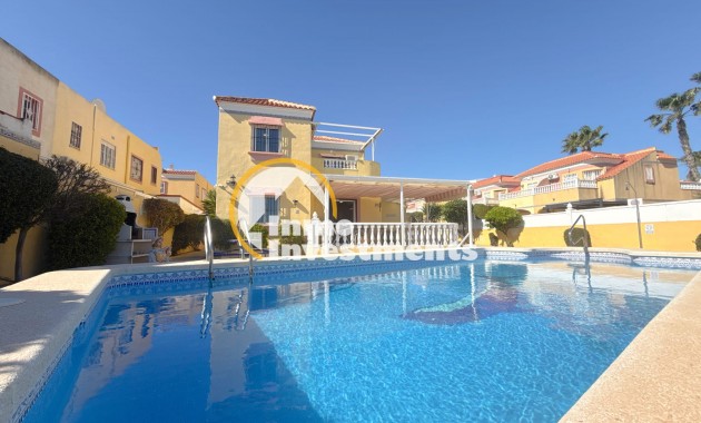Resale - Villa - Cabo Roig - La Regia