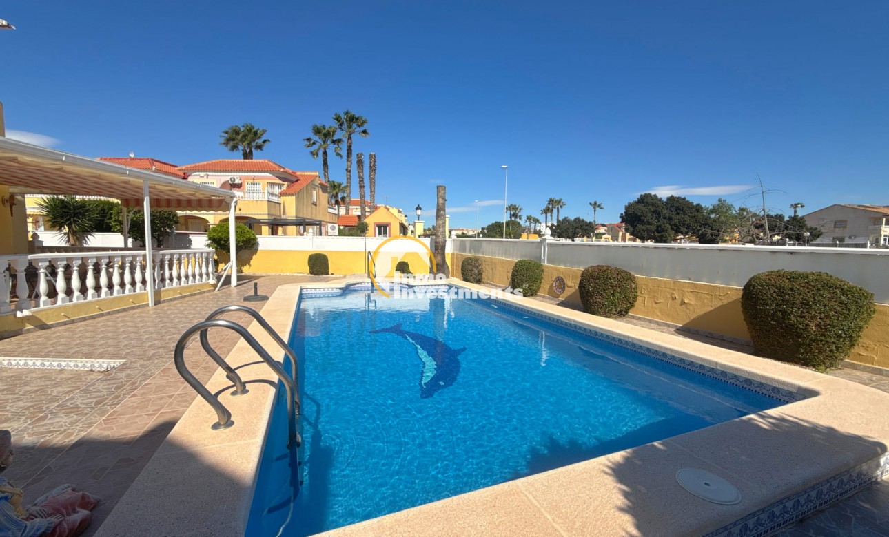 Resale - Villa - Cabo Roig - La Regia