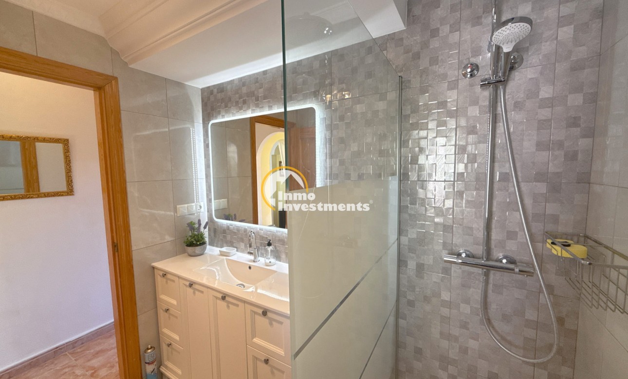 Resale - Villa - Cabo Roig - La Regia