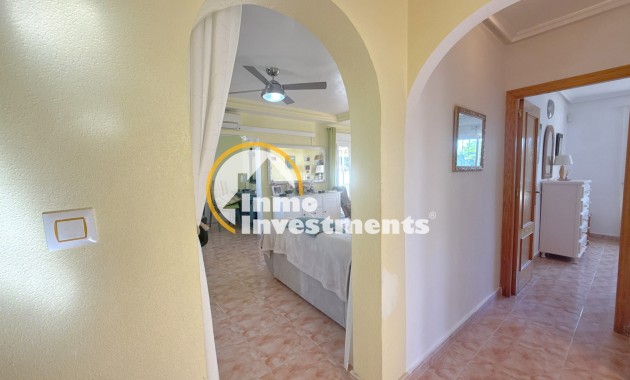 Resale - Villa - Cabo Roig - La Regia