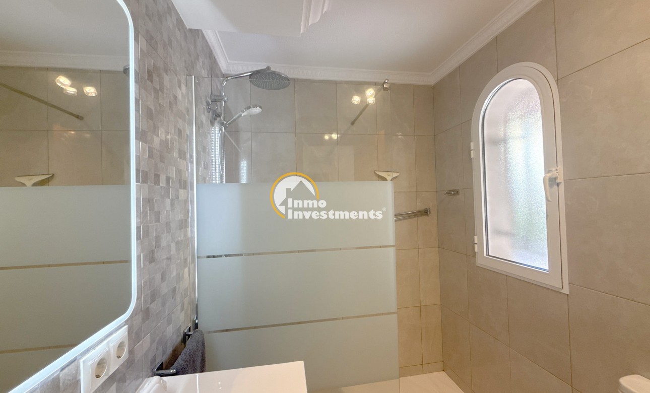 Resale - Villa - Cabo Roig - La Regia