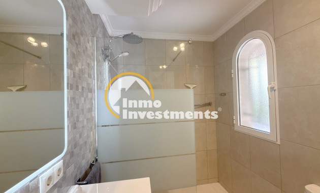 Resale - Villa - Cabo Roig - La Regia