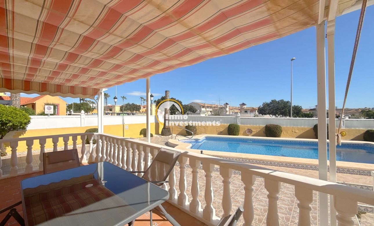 Resale - Villa - Cabo Roig - La Regia