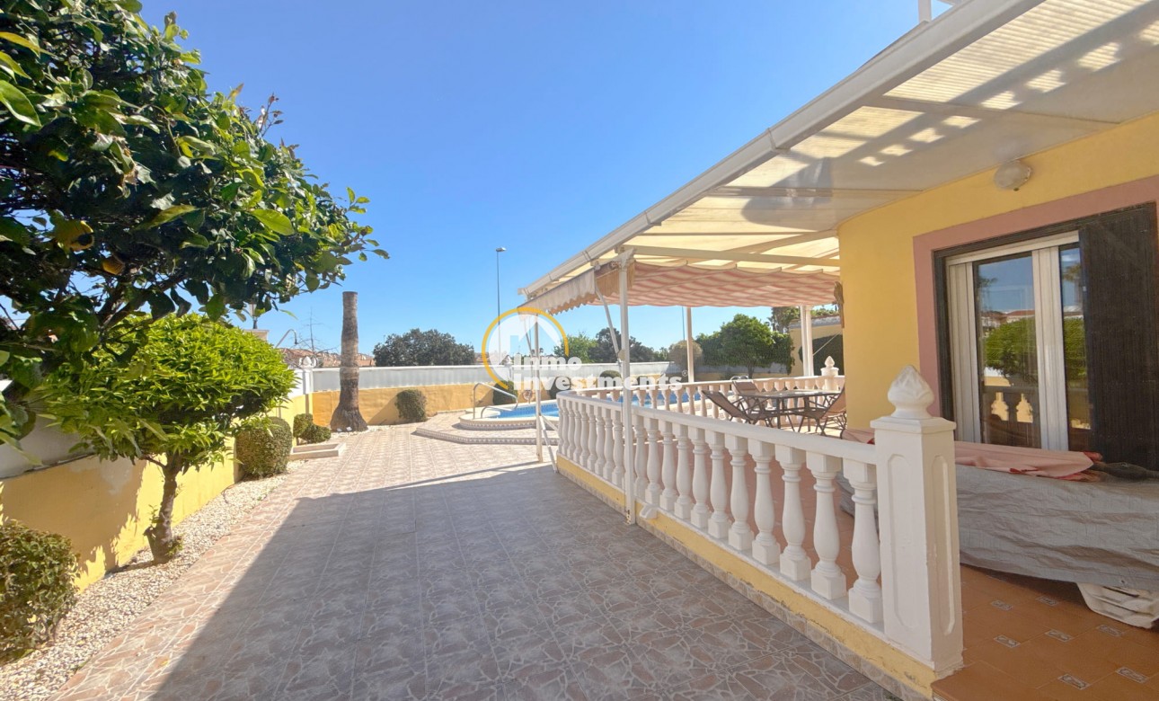 Resale - Villa - Cabo Roig - La Regia