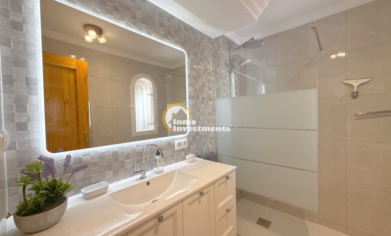 Resale - Villa - Cabo Roig - La Regia