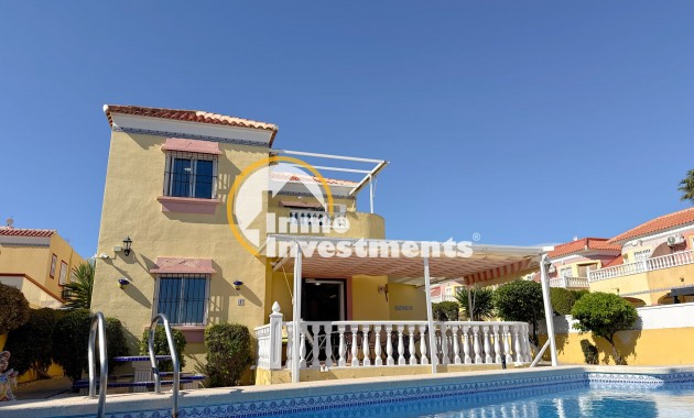 Resale - Villa - Cabo Roig - La Regia