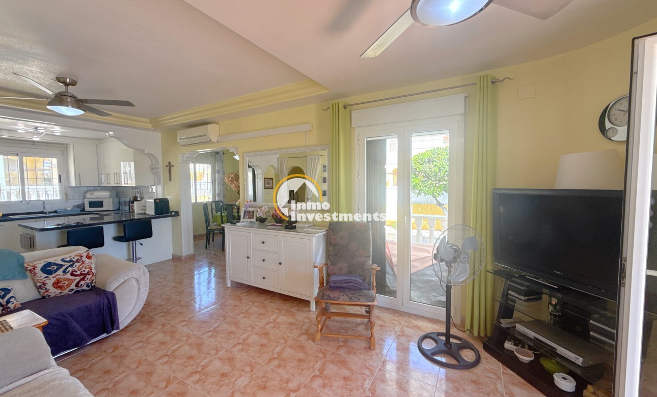 Resale - Villa - Cabo Roig - La Regia