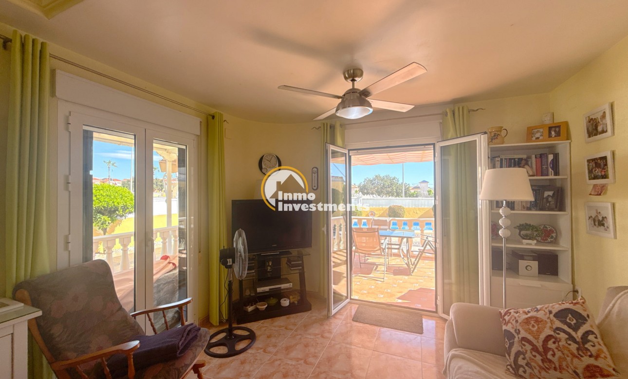 Resale - Villa - Cabo Roig - La Regia