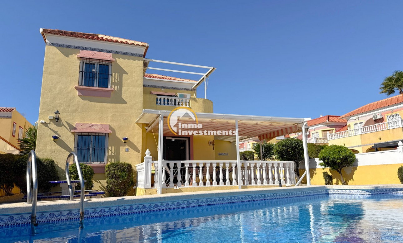 Resale - Villa - Cabo Roig - La Regia