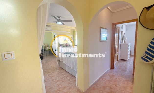 Resale - Villa - Cabo Roig - La Regia