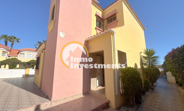 Resale - Villa - Cabo Roig - La Regia