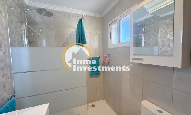 Resale - Villa - Cabo Roig - La Regia