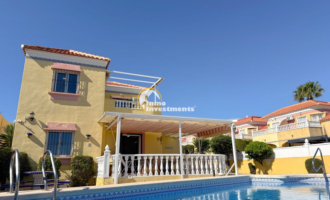 Resale - Villa - Cabo Roig - La Regia