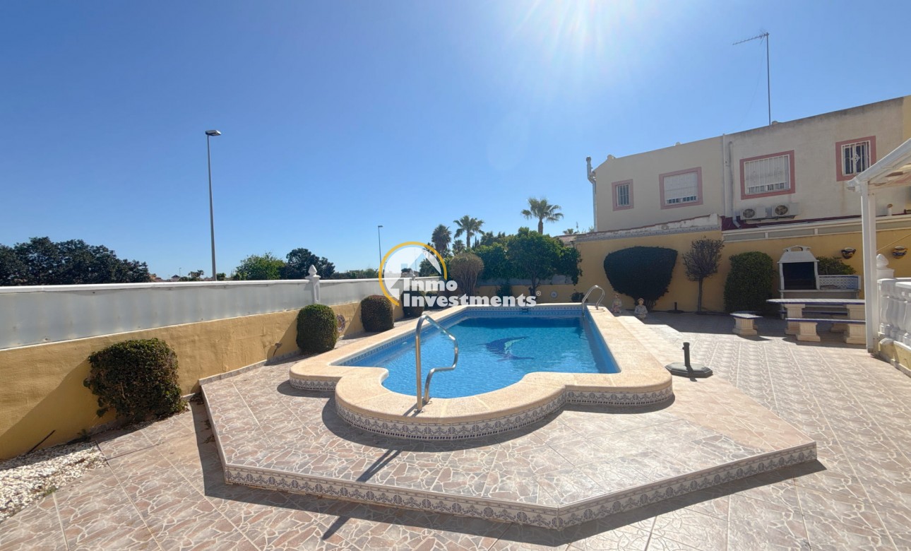 Resale - Villa - Cabo Roig - La Regia