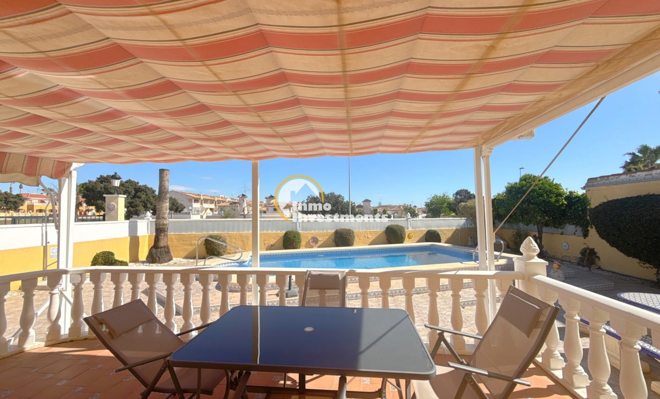 Resale - Villa - Cabo Roig - La Regia