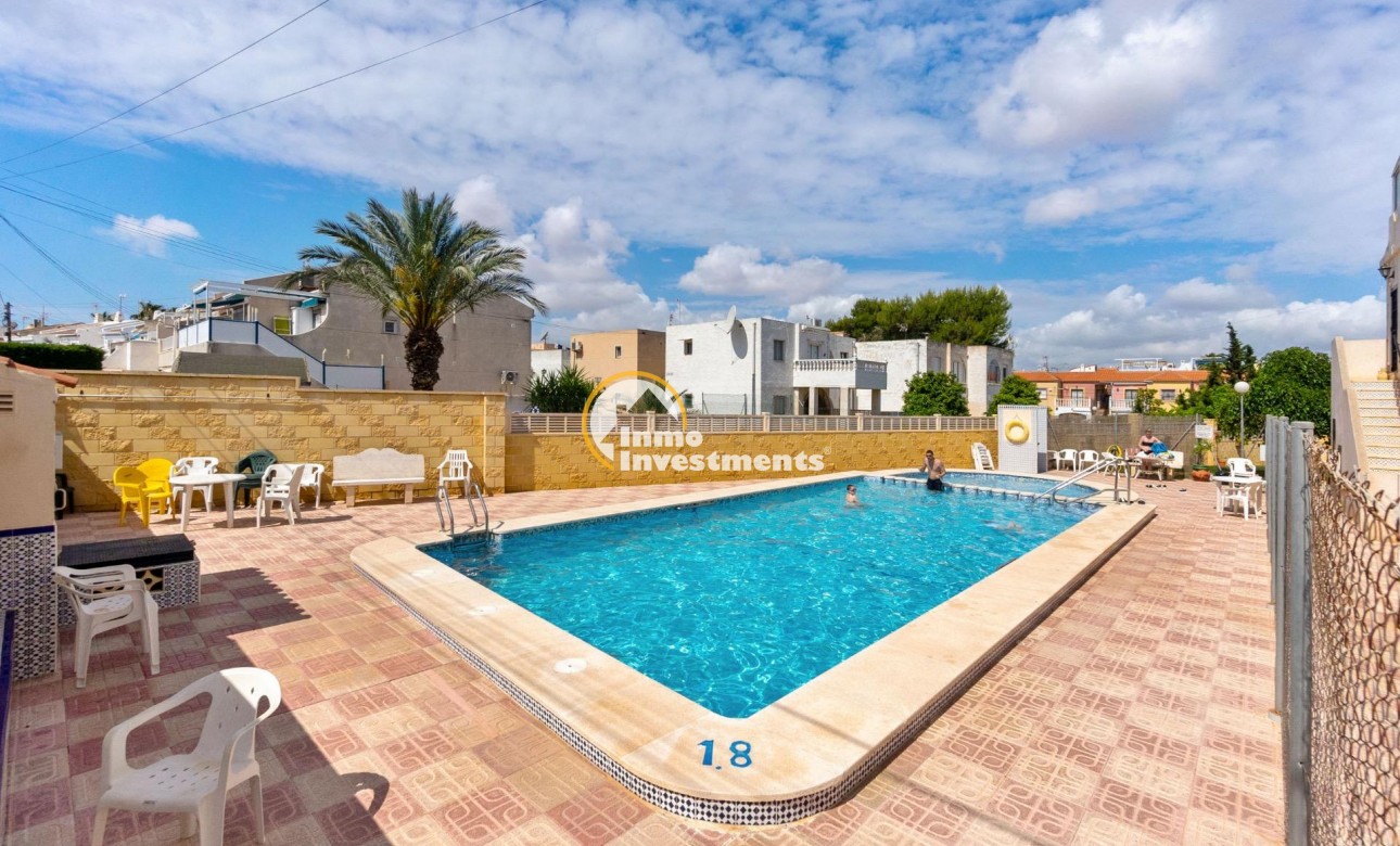 Resale - Apartment - Torrevieja - El Chaparral