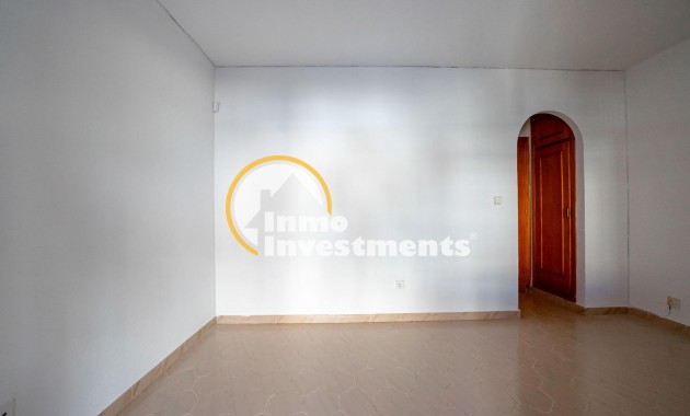 Resale - Apartment - Torrevieja - El Chaparral