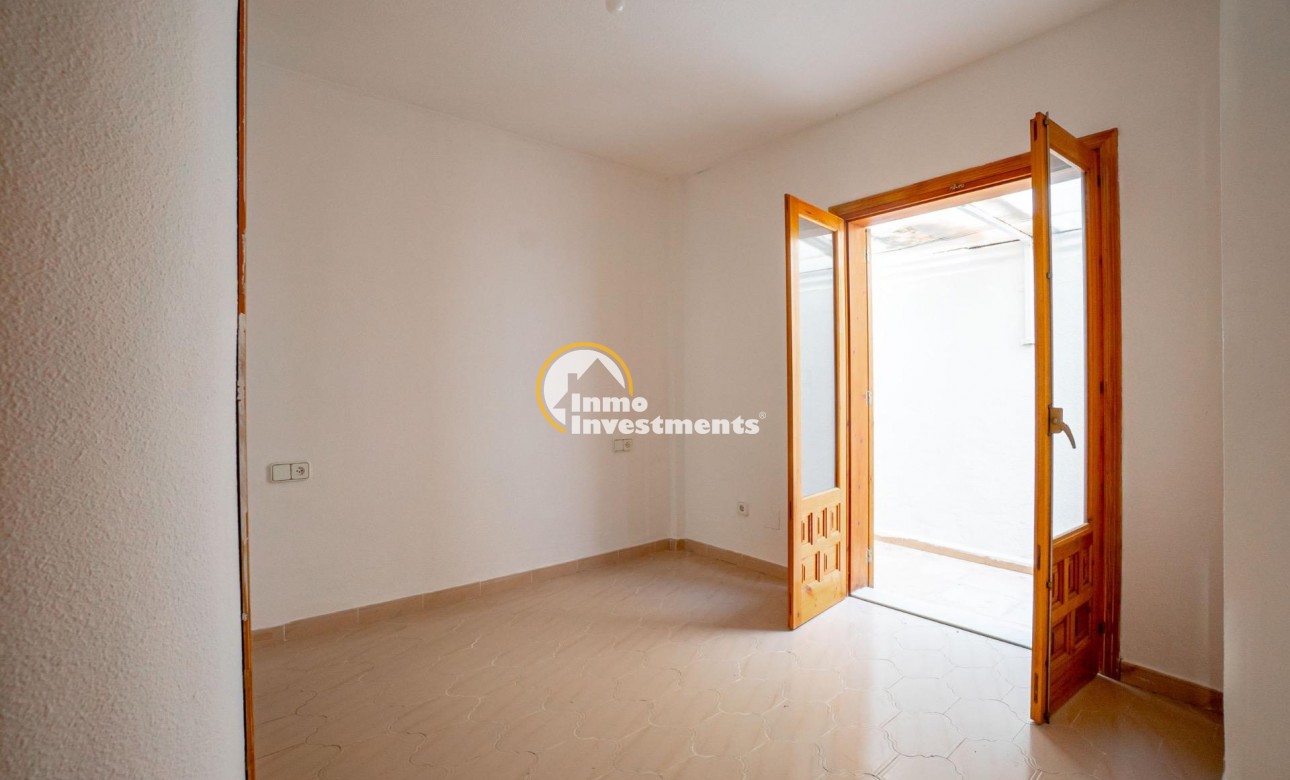 Resale - Apartment - Torrevieja - El Chaparral