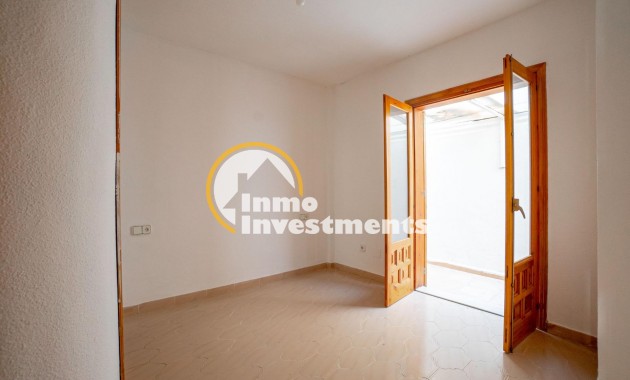 Resale - Apartment - Torrevieja - El Chaparral