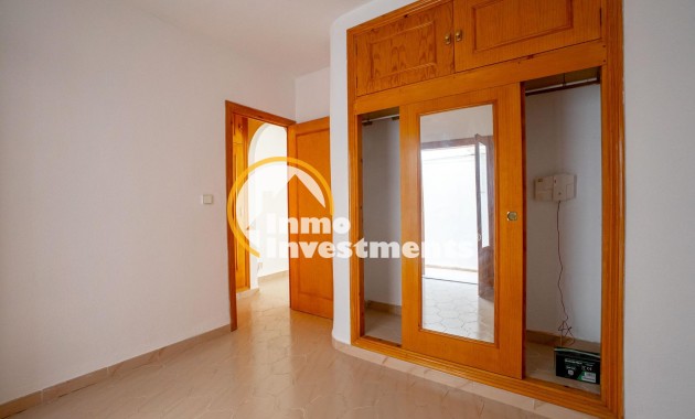 Resale - Apartment - Torrevieja - El Chaparral