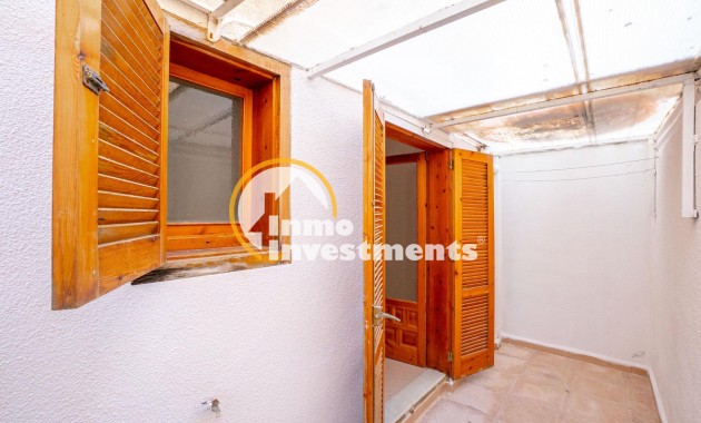 Resale - Apartment - Torrevieja - El Chaparral