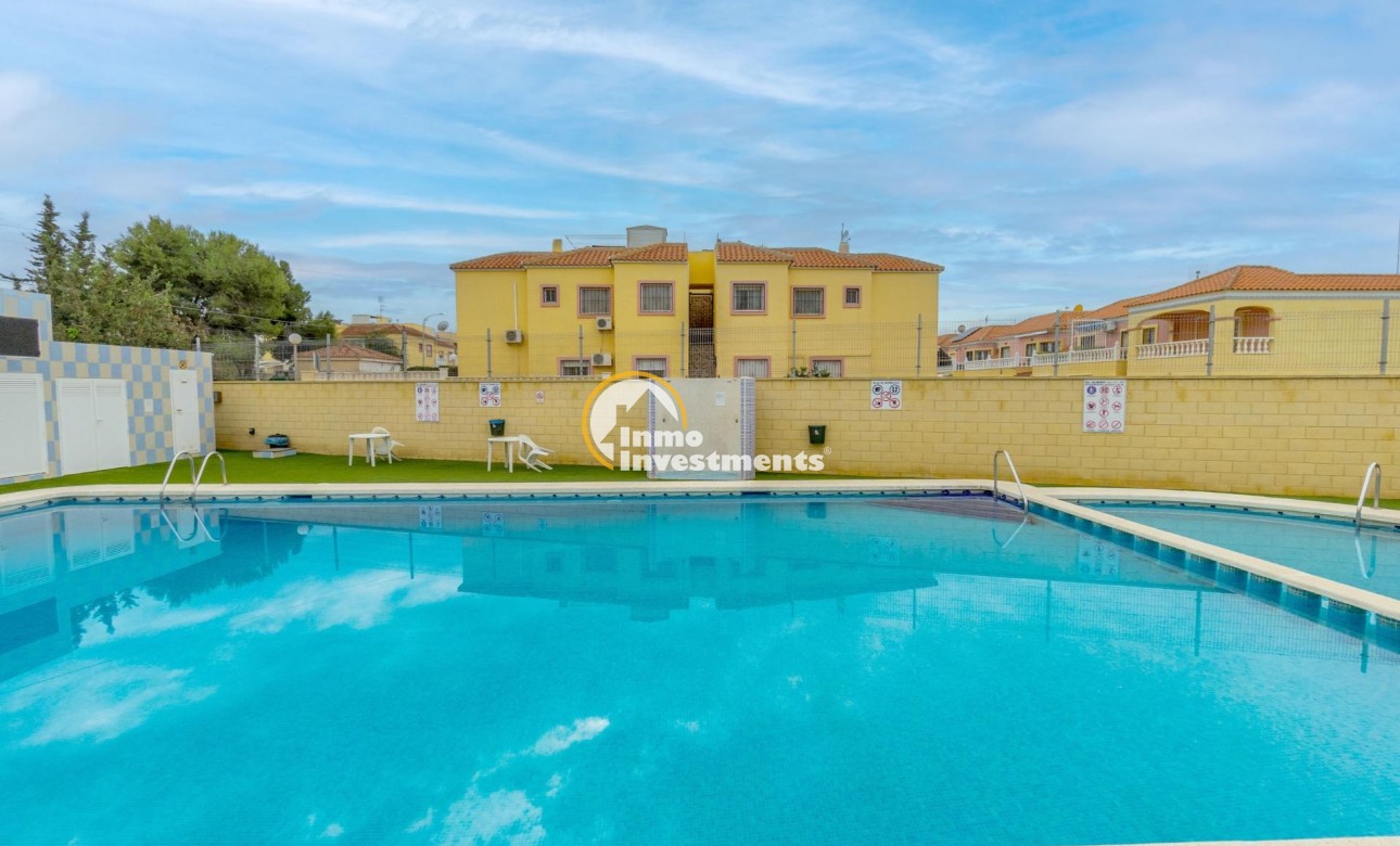 Resale - Apartment - Torrevieja - El Chaparral