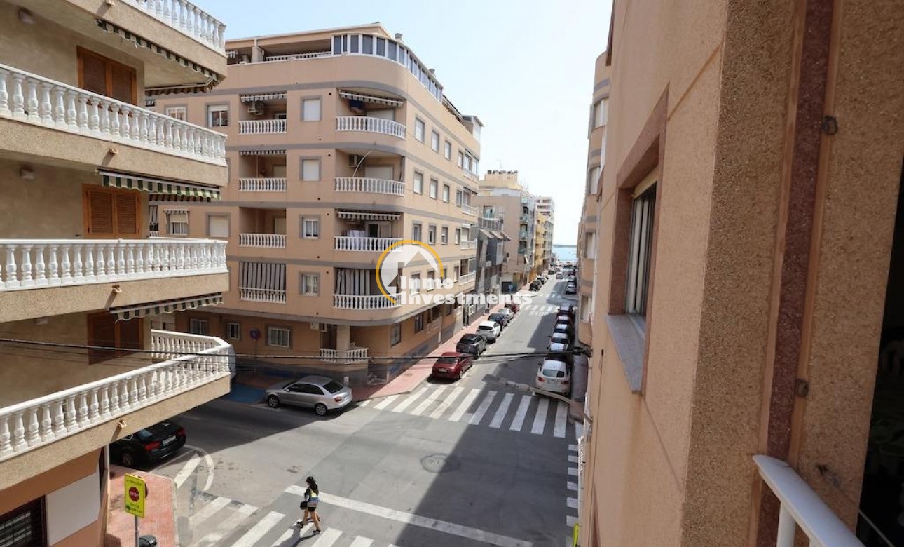 Resale - Apartment - Torrevieja - Acequion