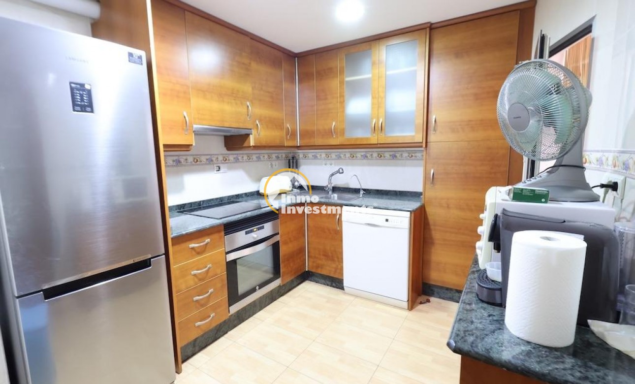 Resale - Apartment - Torrevieja - Acequion