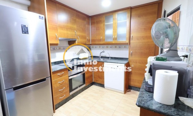 Resale - Apartment - Torrevieja - Acequion