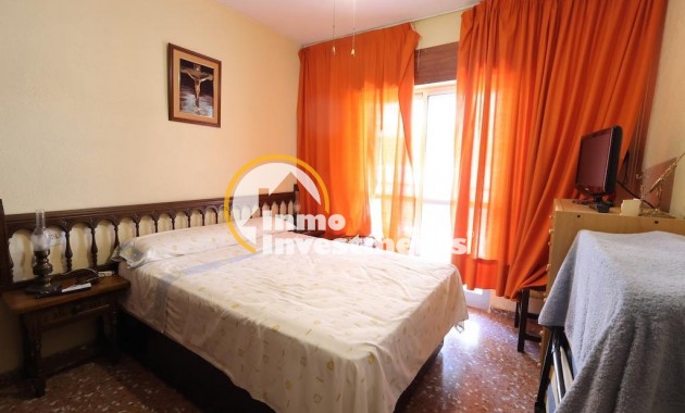 Resale - Apartment - Torrevieja - Acequion