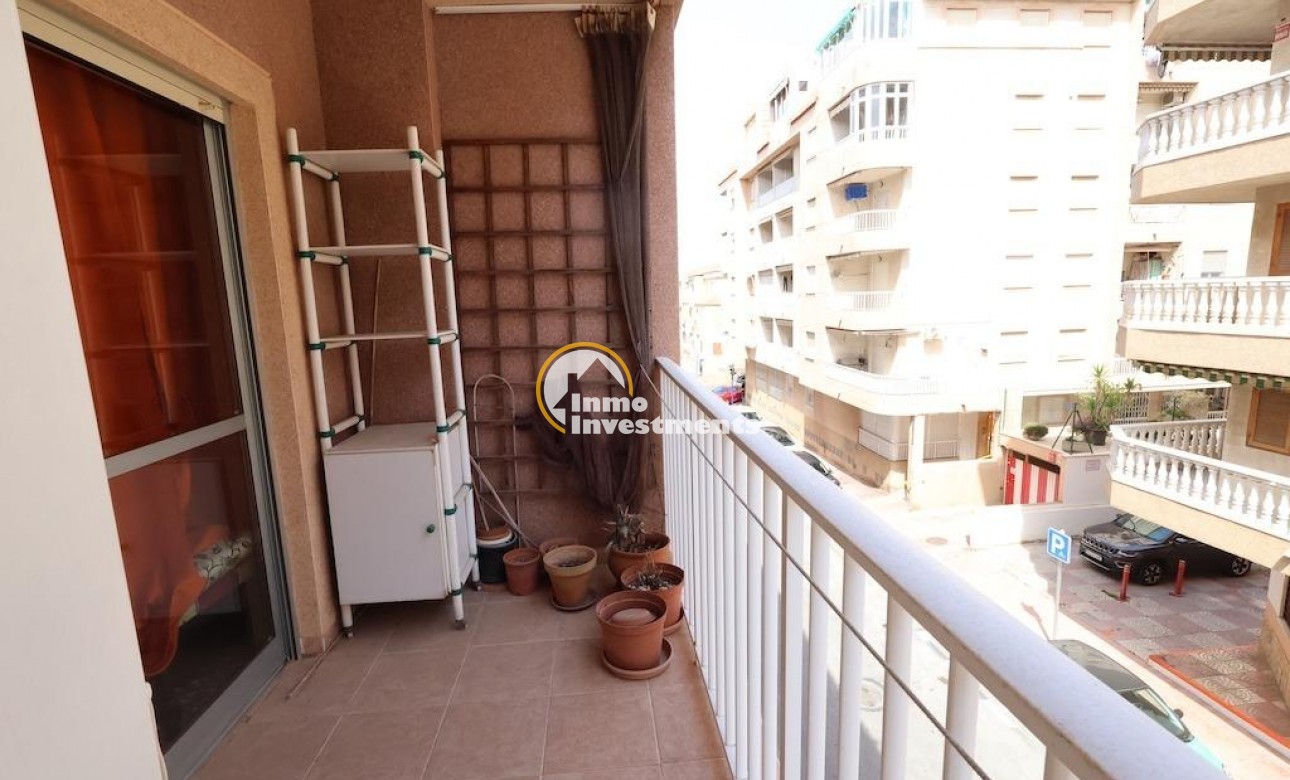 Resale - Apartment - Torrevieja - Acequion