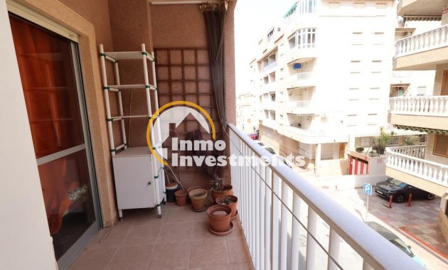 Resale - Apartment - Torrevieja - Acequion