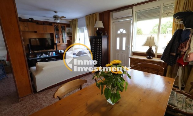 Resale - Town house - Torrevieja - Torretas