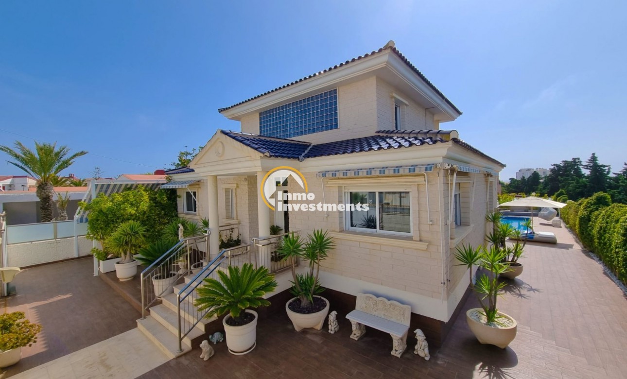 Bestaande bouw - Villa - Torrevieja - La Mata